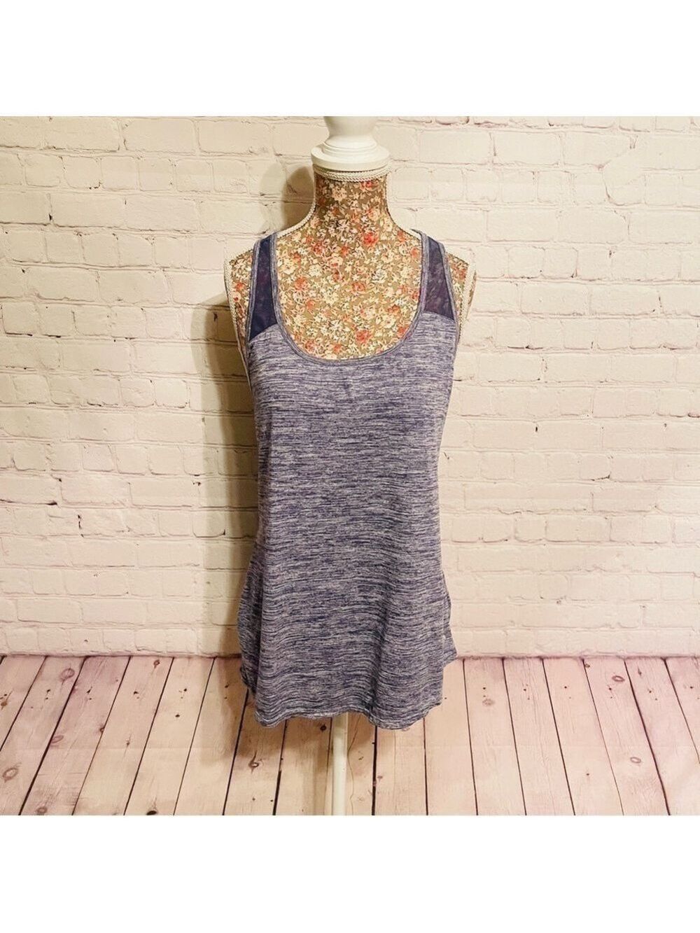 Layer 8 Women's Active Performance Tank 5️⃣✖️3️⃣0️⃣ - Picture 1 of 7